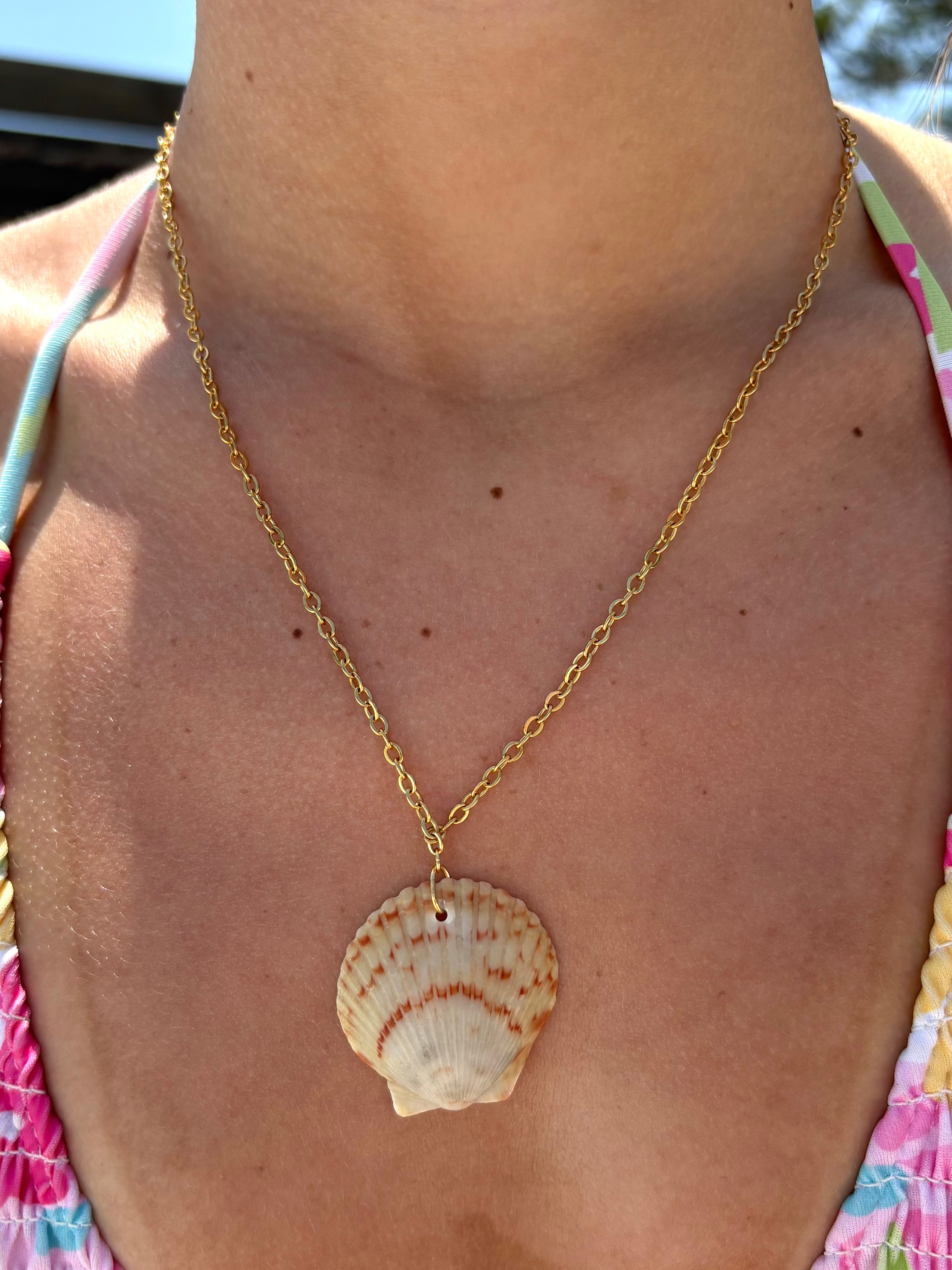 Sunrise Scallop Gold Necklace